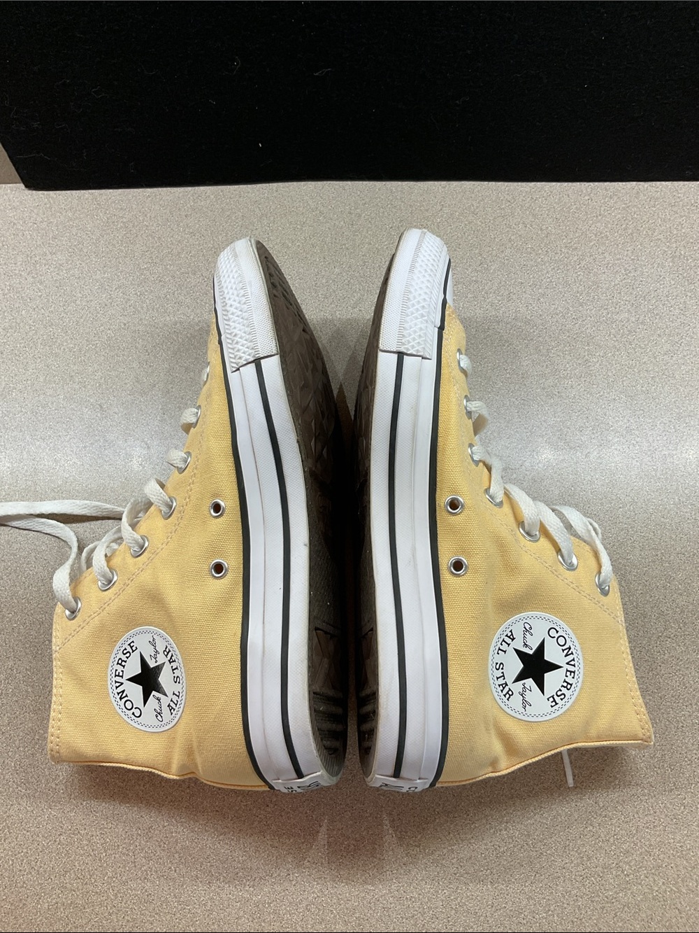 Converse - Picture 5 of 10